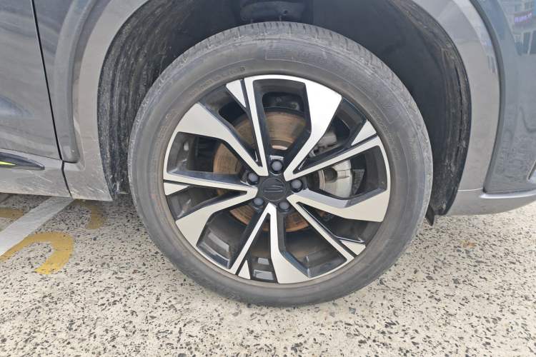 Used Geely Auto Monjaro S 2021 2.0TD DCT Two-Wheel Drive Lightning Edition Right Front Wheel Hub