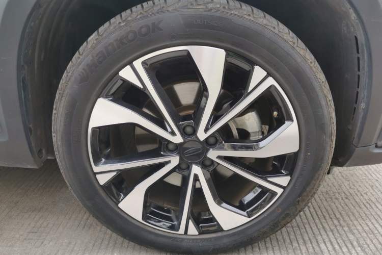 Used Geely Auto Monjaro S 2021 2.0TD DCT Two-Wheel Drive Lightning Edition Right Front Wheel Hub