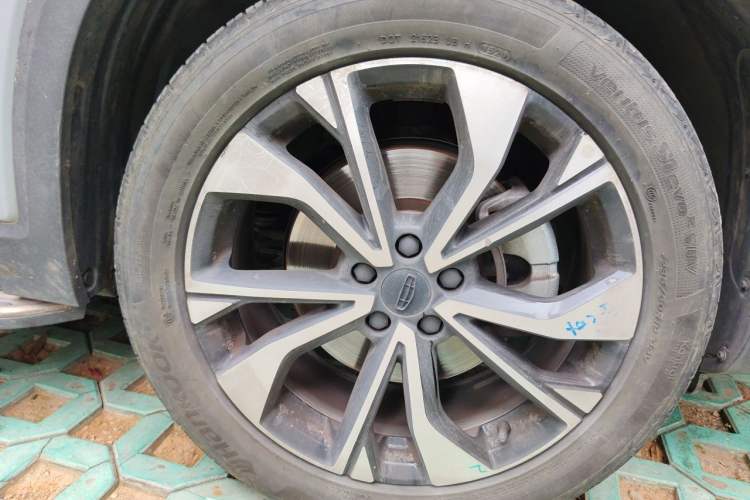 Used Geely Auto Monjaro S 2021 2.0TD DCT Two-Wheel Drive Lightning Edition Right Front Wheel Hub