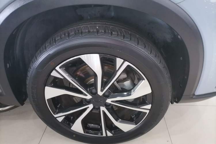 Used Geely Auto Monjaro S 2021 2.0TD DCT Two-Wheel Drive Lightning Edition Right Front Wheel Hub