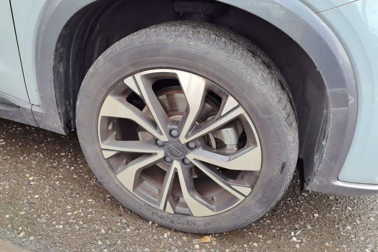 Used Geely Auto Monjaro S 2021 2.0TD DCT Two-Wheel Drive Lightning Edition Right Front Wheel Hub
