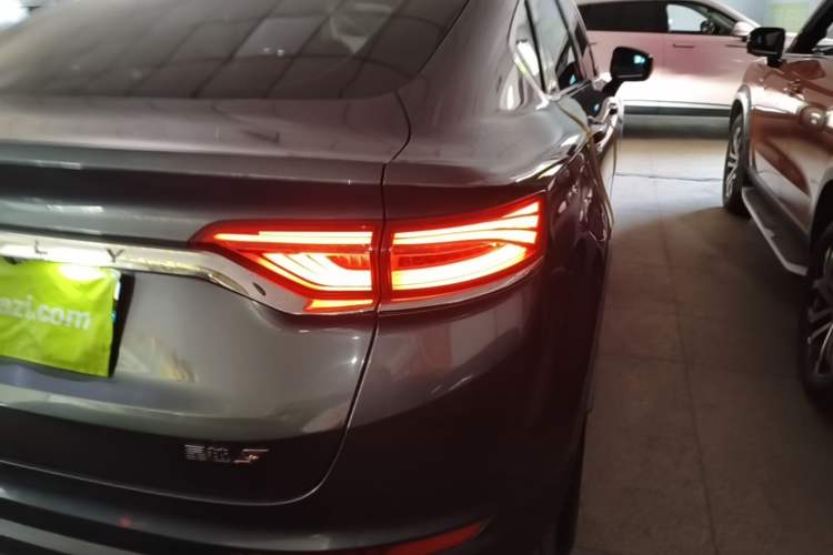 Used Geely Auto Monjaro S 2021 2.0TD DCT Two-Wheel Drive Lightning Edition Right Rear Taillight