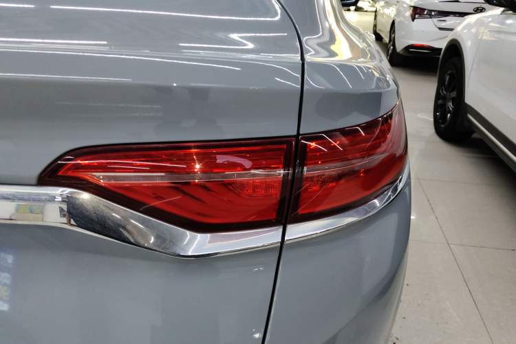 Used Geely Auto Monjaro S 2021 2.0TD DCT Two-Wheel Drive Lightning Edition Right Rear Taillight