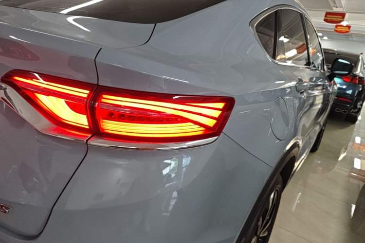 Used Geely Auto Monjaro S 2021 2.0TD DCT Two-Wheel Drive Lightning Edition Right Rear Taillight