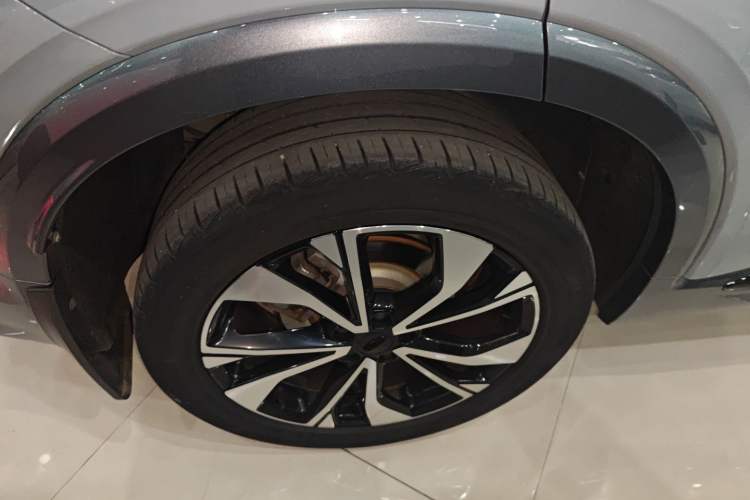 Used Geely Auto Monjaro S 2021 2.0TD Automatic Two-Wheel Drive Lightning Edition Right Rear Wheel Hub