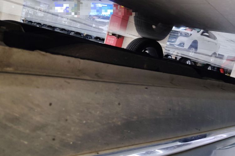 Used Geely Auto Monjaro S 2021 2.0TD DCT Two-Wheel Drive Lightning Edition Right Side Sill