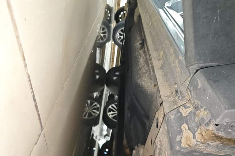 Used Geely Auto Monjaro S 2021 2.0TD DCT Two-Wheel Drive Lightning Edition Right Side Sill