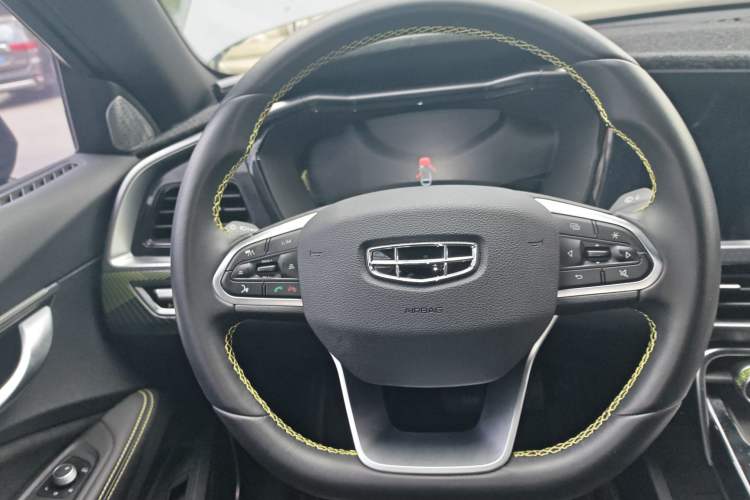Used Geely Auto Monjaro S 2021 2.0TD DCT Two-Wheel Drive Lightning Edition Steering Wheel