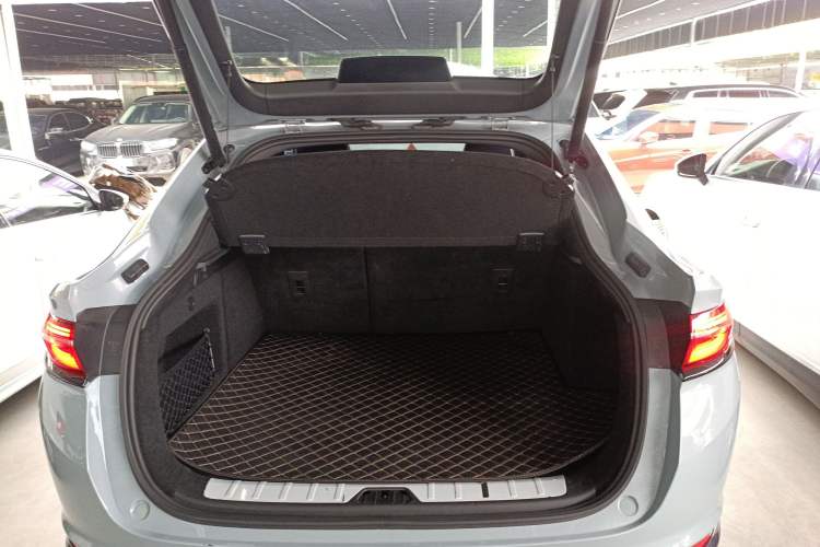 Used Geely Auto Monjaro S 2021 2.0TD Automatic All-Wheel-Drive Phantom Edition Trunk