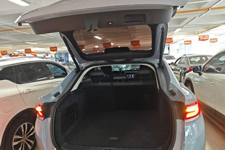 Used Geely Auto Monjaro S 2021 2.0TD DCT Two-Wheel Drive Lightning Edition Trunk