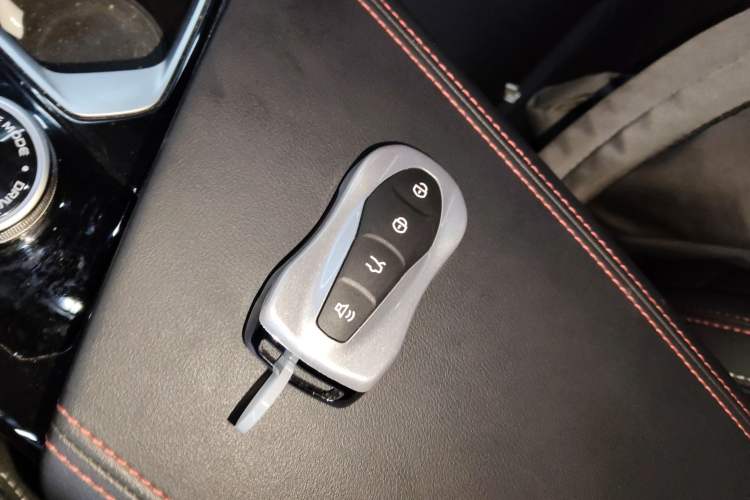 Used Geely Auto Monjaro S 2021 2.0TD DCT Two-Wheel Drive Lightning Edition Vehicle Key