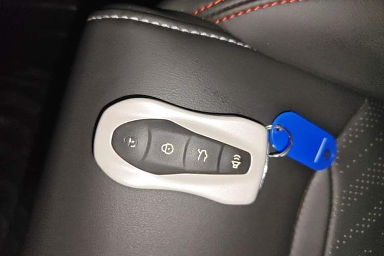 Used Geely Auto Monjaro S 2021 2.0TD DCT Two-Wheel Drive Lightning Edition Vehicle Key