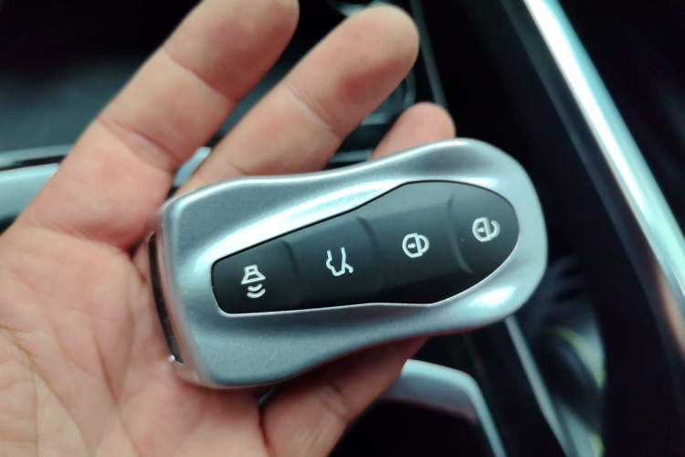 Used Geely Auto Monjaro S 2021 2.0TD DCT Two-Wheel Drive Lightning Edition Vehicle Key