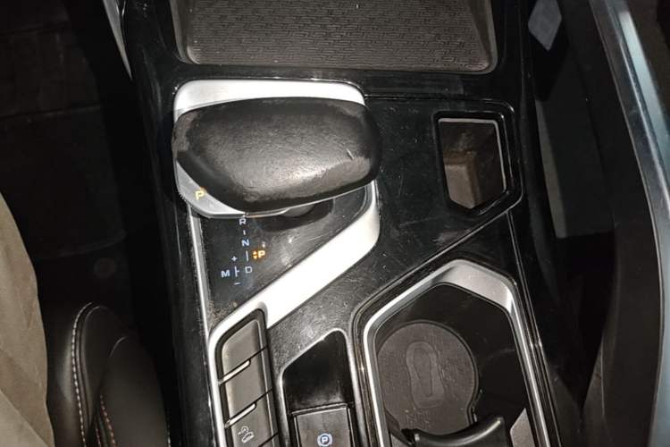 Used Geely Auto Monjaro S 2021 2.0TD DCT Two-Wheel Drive Lightning Edition Gear Lever