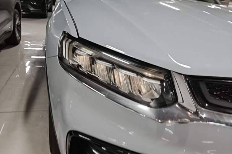 Used Geely Auto Monjaro S 2021 2.0TD DCT Two-Wheel Drive Lightning Edition Right Front Headlight