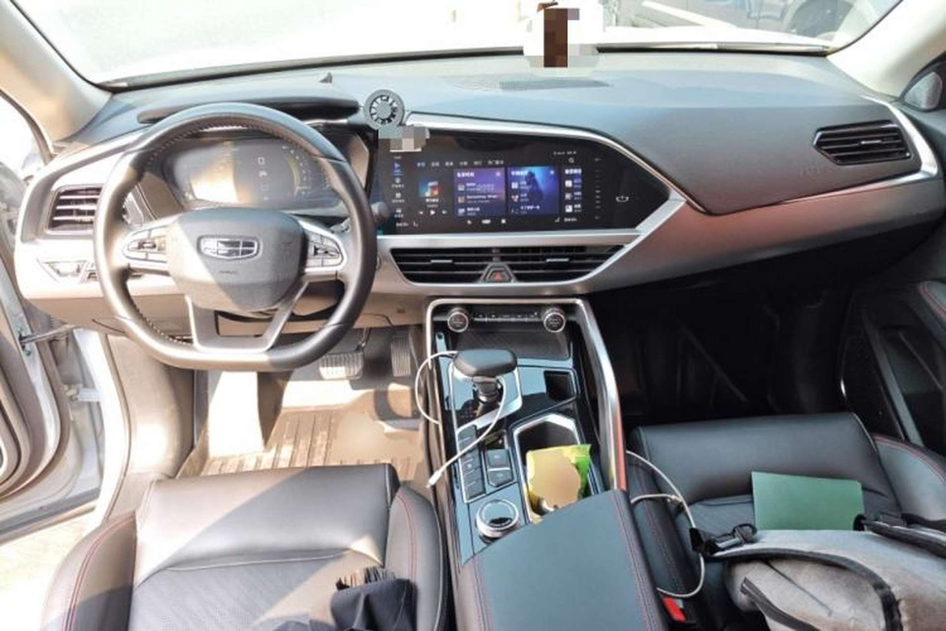 Used Geely Auto Monjaro S 2021 2.0TD DCT Two-Wheel Drive Lightning Edition Center Console
