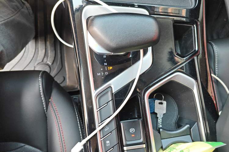 Used Geely Auto Monjaro S 2021 2.0TD DCT Two-Wheel Drive Lightning Edition Gear Lever