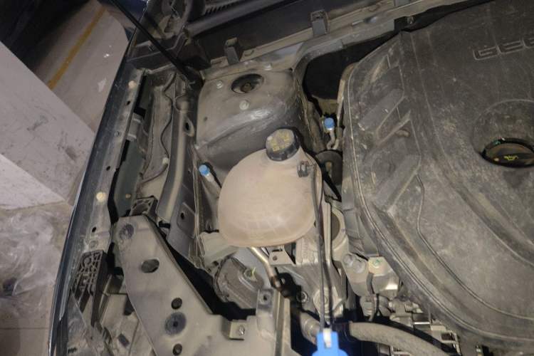 Used Geely Auto Monjaro S 2021 2.0TD Automatic Two-Wheel Drive Lightning Edition Engine Bay Right