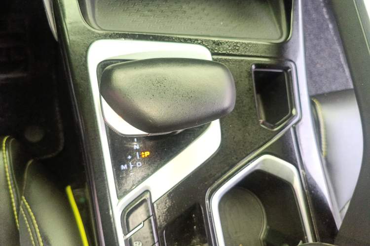 Used Geely Auto Monjaro S 2021 2.0TD Automatic All-Wheel-Drive Phantom Edition Gear Lever