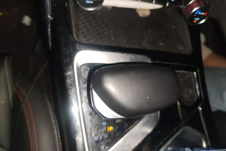 Used Geely Auto Monjaro S 2021 2.0TD DCT Two-Wheel Drive Lightning Edition Gear Lever
