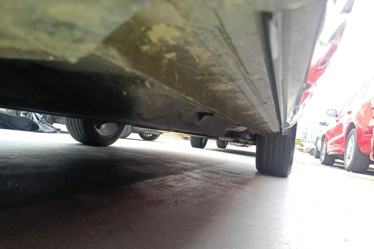 Used Geely Auto Monjaro S 2021 2.0TD Automatic All-Wheel-Drive Phantom Edition Left Side Sill