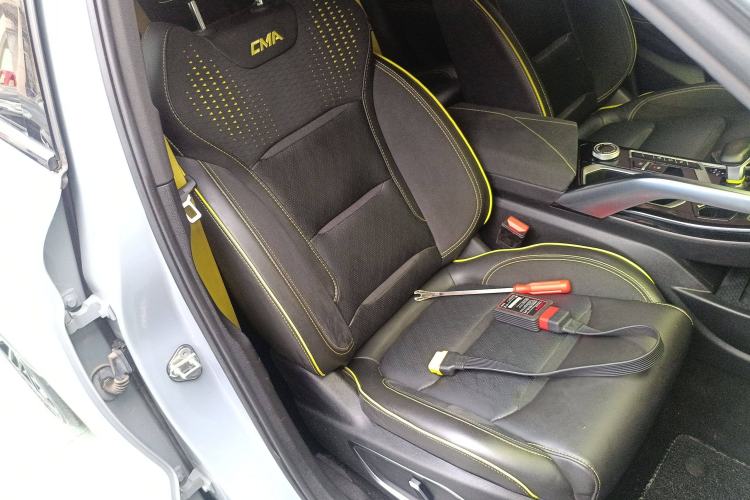 Used Geely Auto Monjaro S 2021 2.0TD Automatic All-Wheel-Drive Phantom Edition Right Front Seat