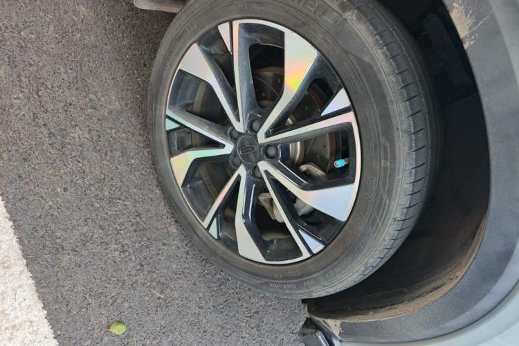 Used Geely Auto Monjaro S 2021 2.0TD DCT Two-Wheel Drive Lightning Edition Right Front Wheel Hub