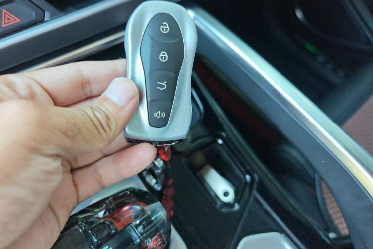 Used Geely Auto Monjaro S 2021 2.0TD DCT Two-Wheel Drive Lightning Edition Vehicle Key