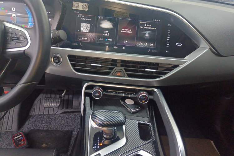 Used Geely Auto Monjaro S 2021 2.0TD DCT Two-Wheel Drive Lightning Edition Audio And AC Panel