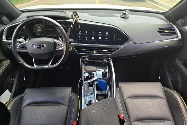 Used Geely Auto Monjaro S 2021 2.0TD Automatic All-Wheel-Drive Phantom Edition Center Console