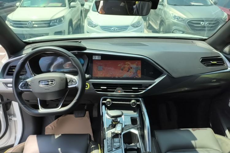 Used Geely Auto Monjaro S 2021 2.0TD Automatic Two-Wheel Drive Lightning Edition Center Console
