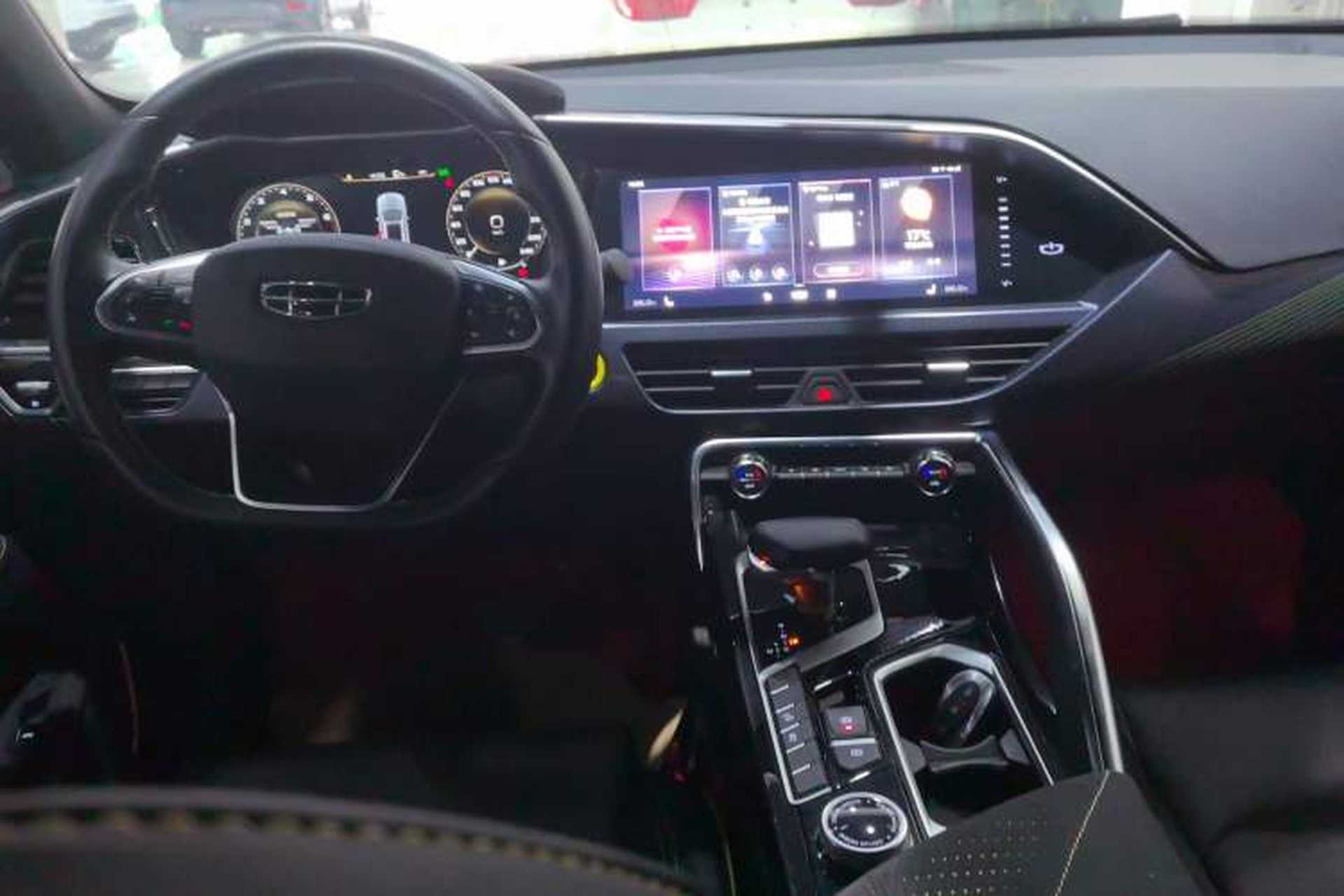 Used Geely Auto Monjaro S 2021 2.0TD Automatic Two-Wheel Drive Lightning Edition Center Console