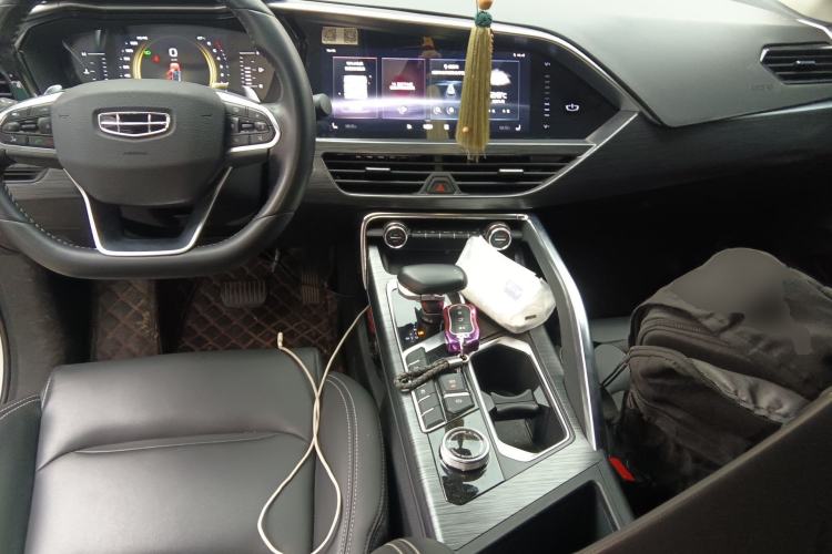 Used Geely Auto Monjaro S 2021 2.0TD Automatic Two-Wheel Drive Lightning Edition Center Console