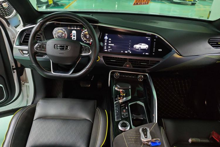 Used Geely Auto Monjaro S 2021 2.0TD Automatic Two-Wheel Drive Lightning Edition Center Console