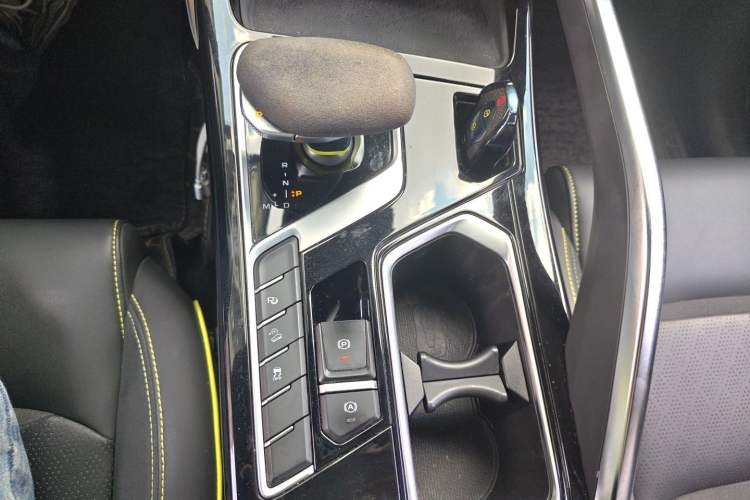 Used Geely Auto Monjaro S 2021 2.0TD Automatic All-Wheel-Drive Phantom Edition Gear Lever