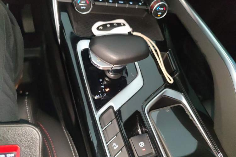 Used Geely Auto Monjaro S 2021 2.0TD DCT Two-Wheel Drive Lightning Edition Gear Lever