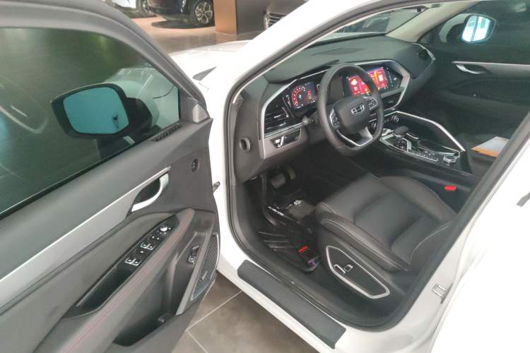 Used Geely Auto Monjaro S 2021 2.0TD DCT Two-Wheel Drive Lightning Edition Interior 3