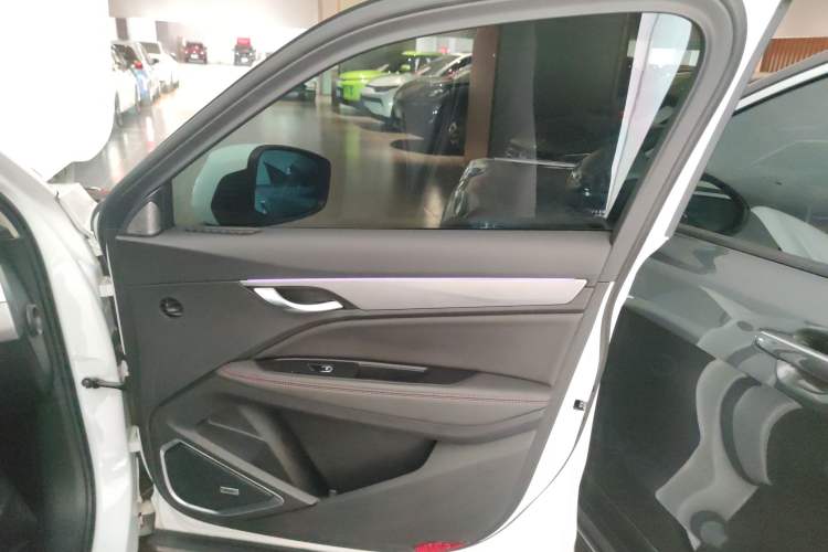 Used Geely Auto Monjaro S 2021 2.0TD DCT Two-Wheel Drive Lightning Edition Interior 5