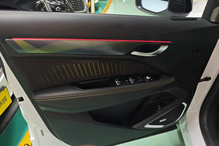 Used Geely Auto Monjaro S 2021 2.0TD Automatic Two-Wheel Drive Lightning Edition Left Front Door Interior