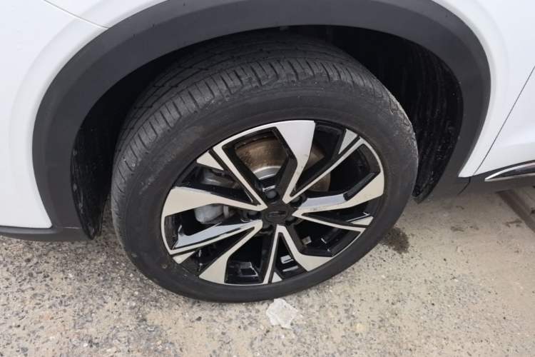 Used Geely Auto Monjaro S 2021 2.0TD DCT Two-Wheel Drive Lightning Edition Left Front Wheel Hub