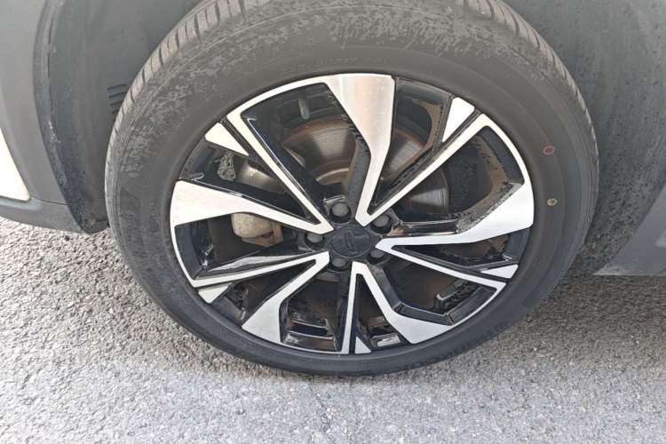 Used Geely Auto Monjaro S 2021 2.0TD DCT Two-Wheel Drive Lightning Edition Left Front Wheel Hub