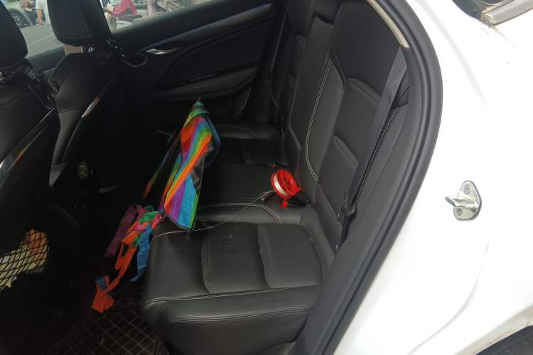 Used Geely Auto Monjaro S 2021 2.0TD Automatic Two-Wheel Drive Lightning Edition Left Rear Seat