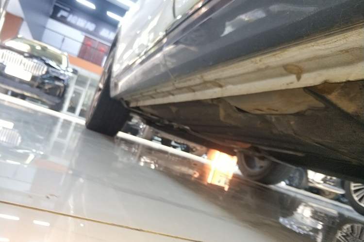 Used Geely Auto Monjaro S 2021 2.0TD Automatic Two-Wheel Drive Lightning Edition Left Side Sill