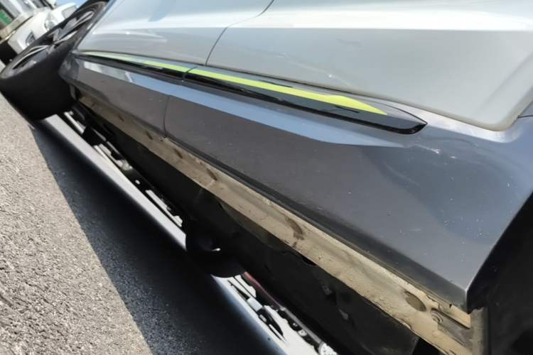Used Geely Auto Monjaro S 2021 2.0TD Automatic Two-Wheel Drive Lightning Edition Left Side Sill