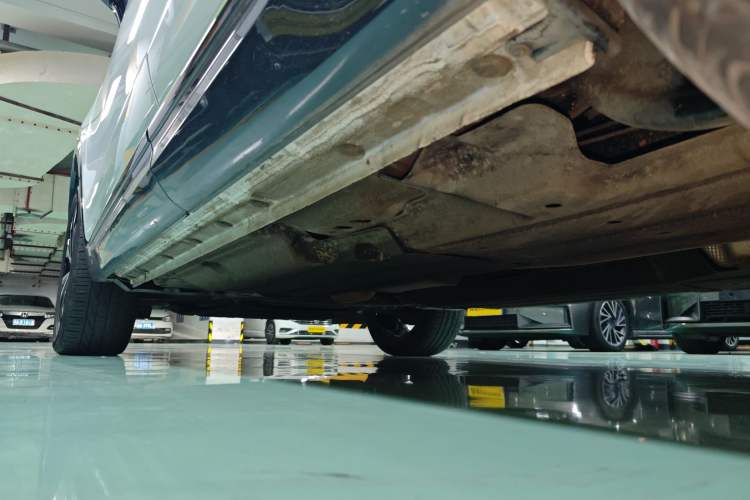 Used Geely Auto Monjaro S 2021 2.0TD Automatic Two-Wheel Drive Lightning Edition Left Side Sill