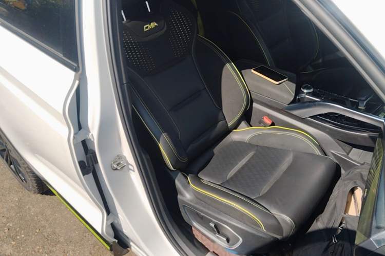 Used Geely Auto Monjaro S 2021 2.0TD Automatic All-Wheel-Drive Phantom Edition Right Front Seat