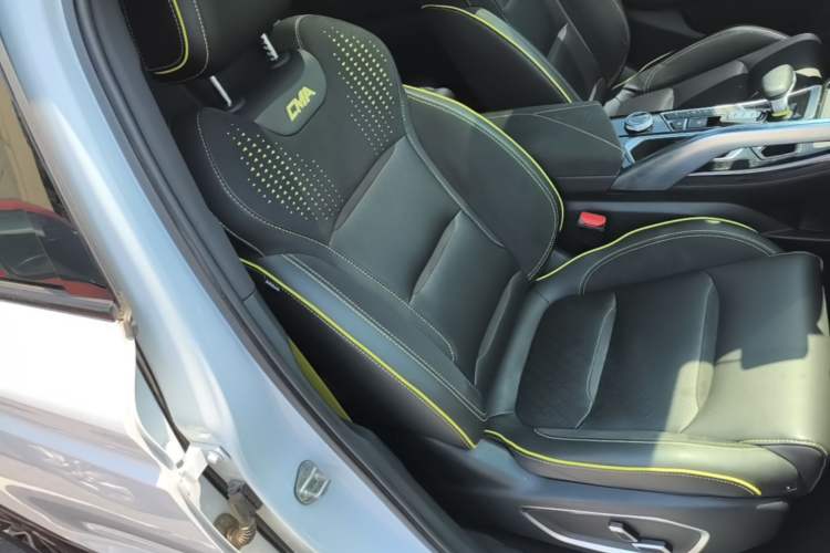 Used Geely Auto Monjaro S 2021 2.0TD Automatic Two-Wheel Drive Lightning Edition Right Front Seat