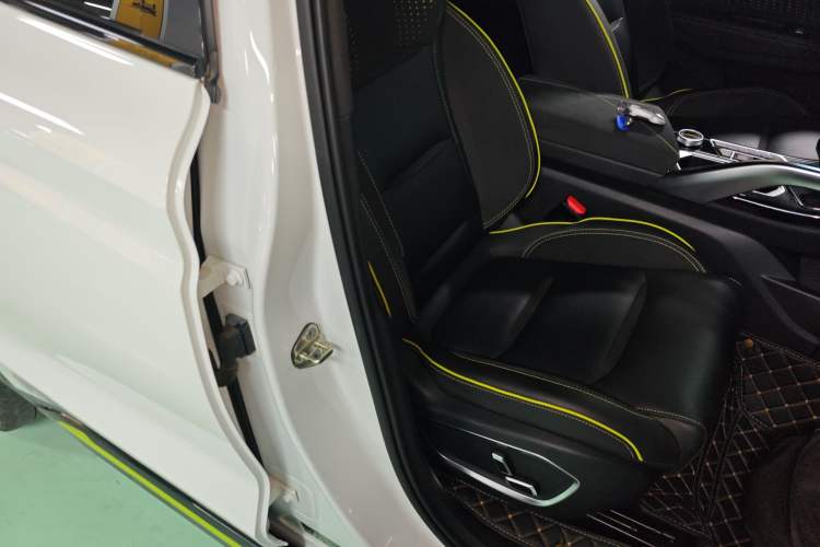 Used Geely Auto Monjaro S 2021 2.0TD Automatic Two-Wheel Drive Lightning Edition Right Front Seat