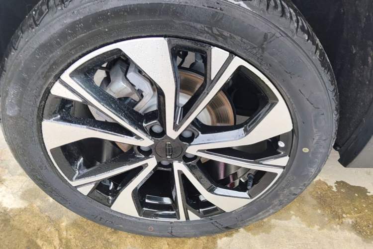 Used Geely Auto Monjaro S 2021 2.0TD DCT Two-Wheel Drive Lightning Edition Right Rear Wheel Hub