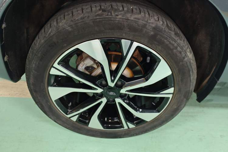 Used Geely Auto Monjaro S 2021 2.0TD Automatic Two-Wheel Drive Lightning Edition Right Rear Wheel Hub